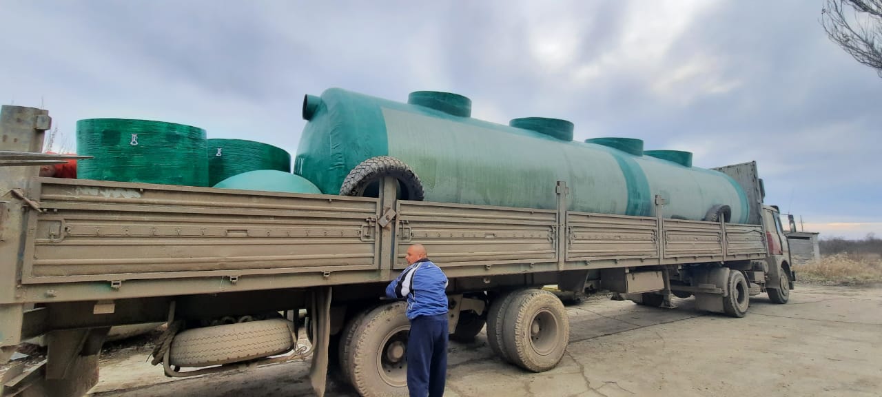 https://nalchik.emkosti-kryma.ru/wp-content/uploads/sites/7/2021/06/ustanovka-livnevyh-ochistnyh-sooruzhenij-v-edinom-korpuse-kerch-2.jpeg